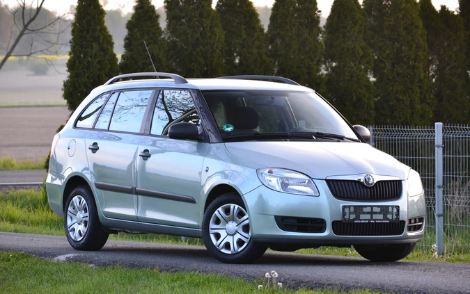 Skoda Fabia cena 13300 przebieg: 114385, rok produkcji 2010 z Chojnów małe 301